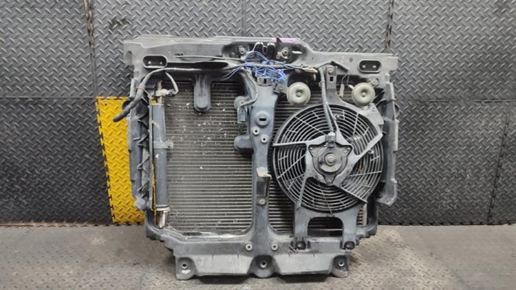 Рамка радиатора Ниссан Эльгранд в Южно-Сахалинске 91773